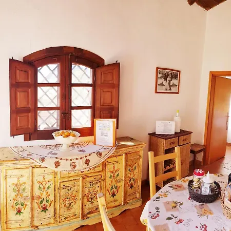 Giardino Dell'alcantara تاورمينا