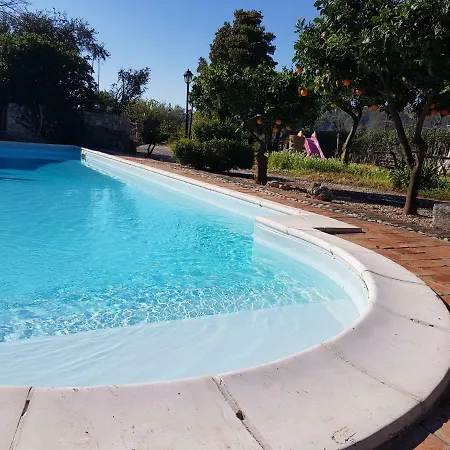 Giardino Dell'alcantara بيت للعطل